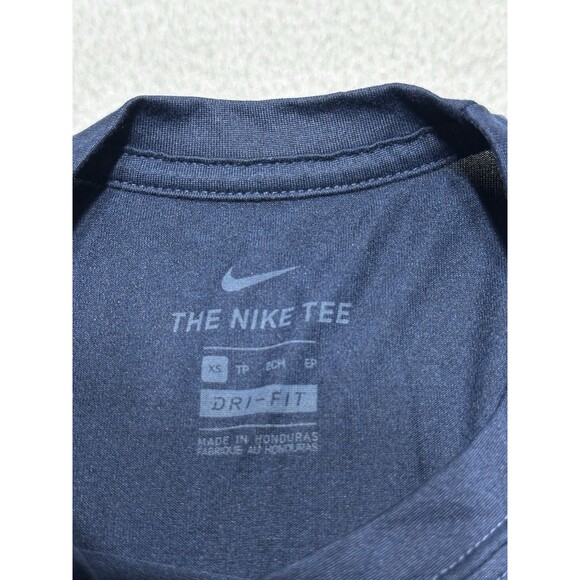 Connecticut Suns Nike Dri-Fit Short Sleeve Shirt Mens XS Tee WNBA Basketball - Picture 3 of 9